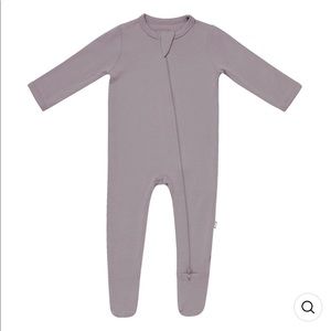 Kyte BABY Zippered Footie in Mushroom. Size 18-24m